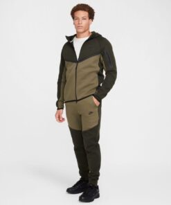 NikeTech Green